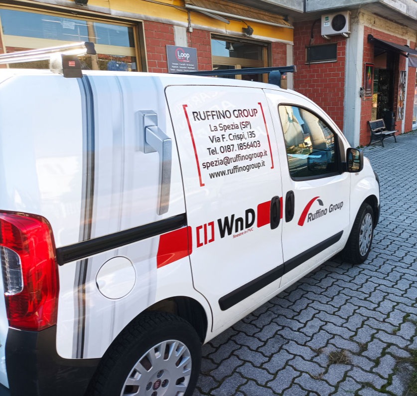 Adesivi decoro automezzi carwrapping